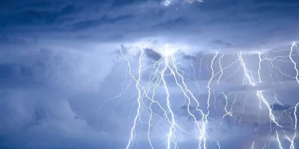 الفرصة مهيأة لسقوط الأمطار الرعدية على هذه المناطق 1 الفرصة مهيأة لسقوط الأمطار الرعدية على هذه المناطق