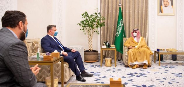 القضاء الأمريكي ينصف طالب سعودي ويعوضه بـ 5000 دولار!! فما السبب؟! تفاصيل مثيرة 1 القضاء الأمريكي ينصف طالب سعودي ويعوض