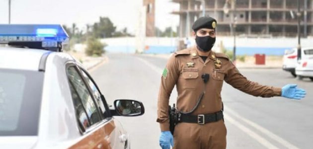 تنبيه أساسي! المرور السعودي يطلق رسالة حيوية لقائدي السيارات بغية الحفاظ على سلامة الجميع 1 المرور السعودي يطلق رسالة حيوية لقائدي السيارات