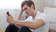 ابني المراهق لا يترك الجوال من يده هل أحرمه منه؟