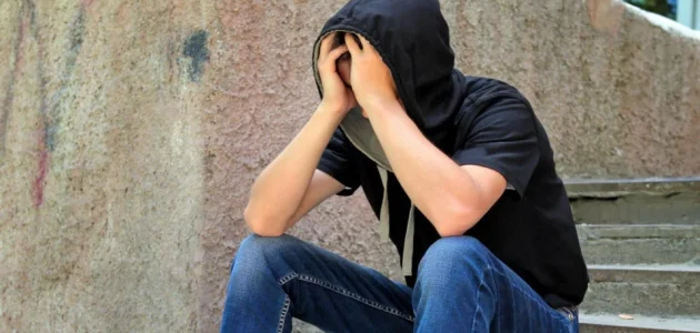 ابني المراهق يضربني هل أبلغ والده؟ 1 ابني المراهق يضربني هل أبلغ والده؟