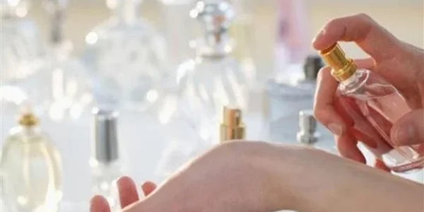 هل التعطر في نهار رمضان حرام؟ حكم التعطر في رمضان للرجال والنساء