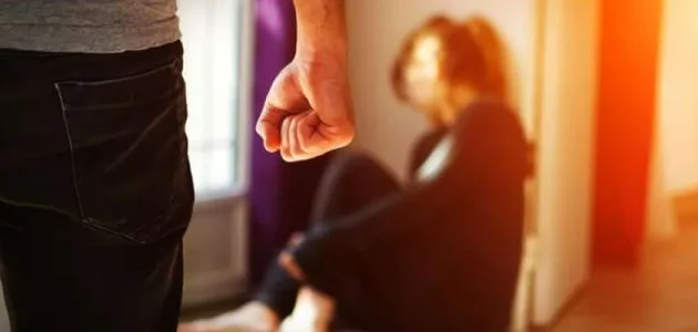 هل يأثم الرجل اذا ضرب زوجته؟ حكم ضرب الزوج لزوجته في وجهها ابن باز
