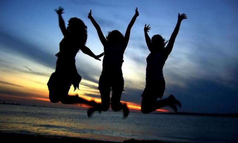 150+ اسم قروب صديقات مضحك 2025 1 قروب صديقات مضحك