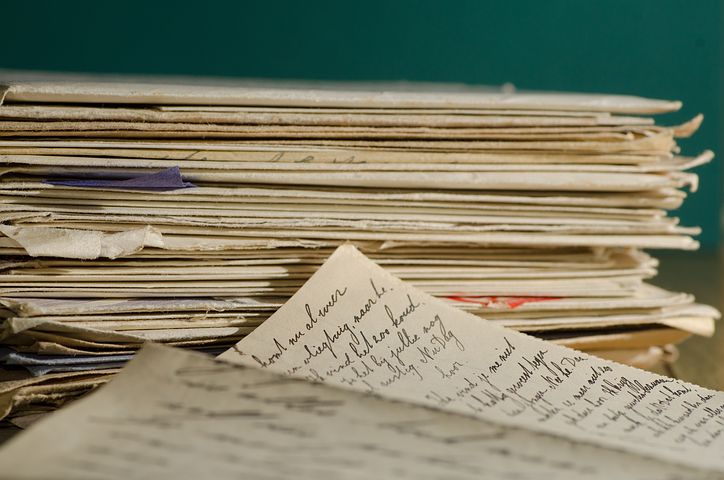 تفسير رؤية الورق في المنام | ما معنى اعطاء ورقة في المنام؟ 1 تفسير رؤية الورق في المنام