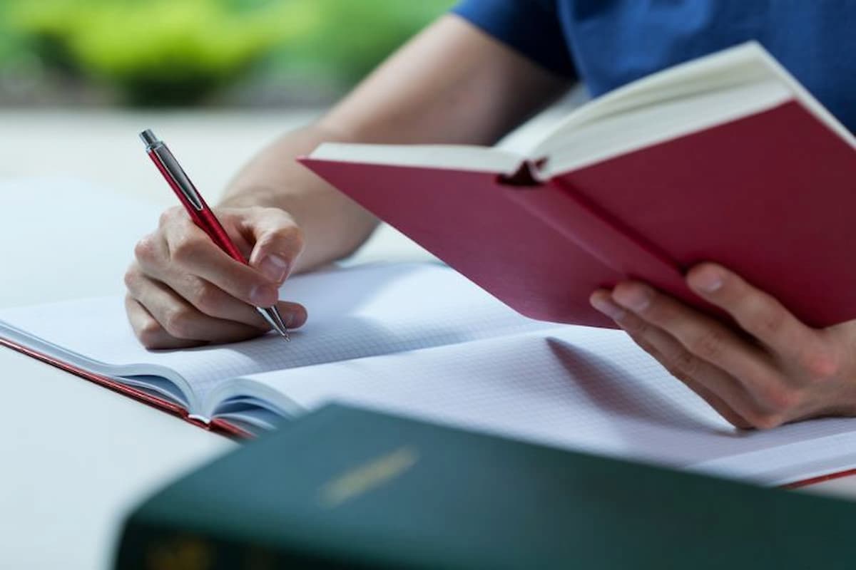 جملة فيها أظن ومعناها وترجمتها باللغة العربية 1 جملة فيها أظن ومعناها