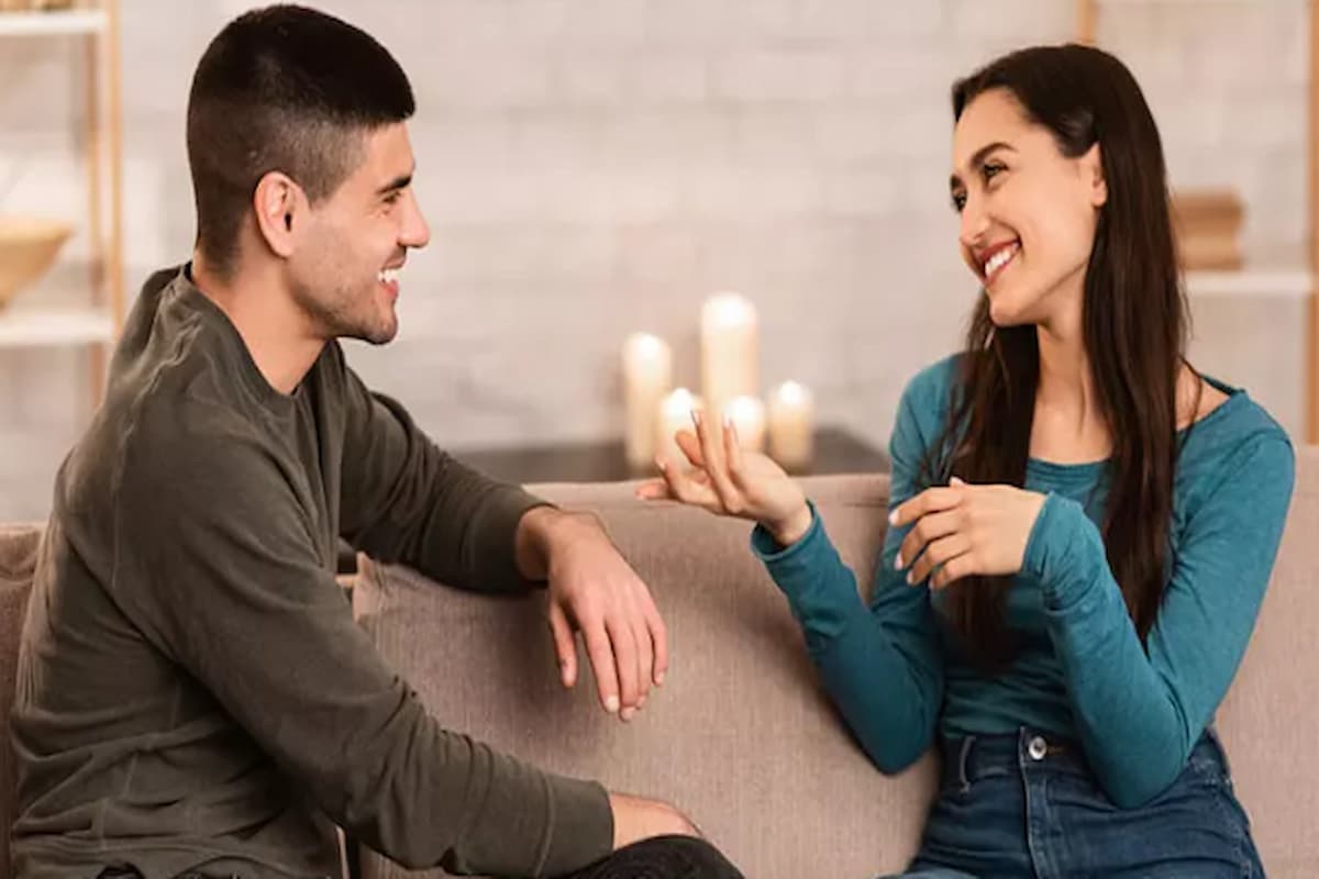 ما هي أبرز علامات الحب عند الرجل الصامت 1 علامات الحب عند الرجل الصامت